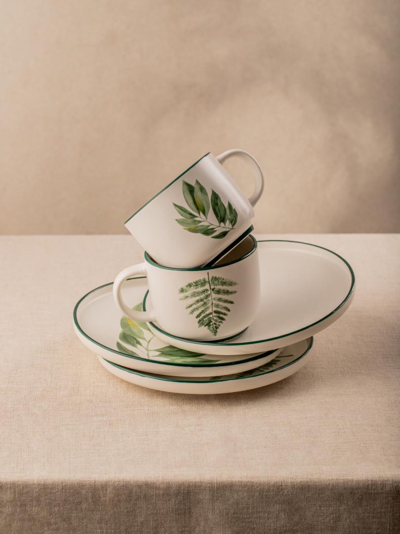 BLYDE Porcelain Plate with Green Rim 20cm
