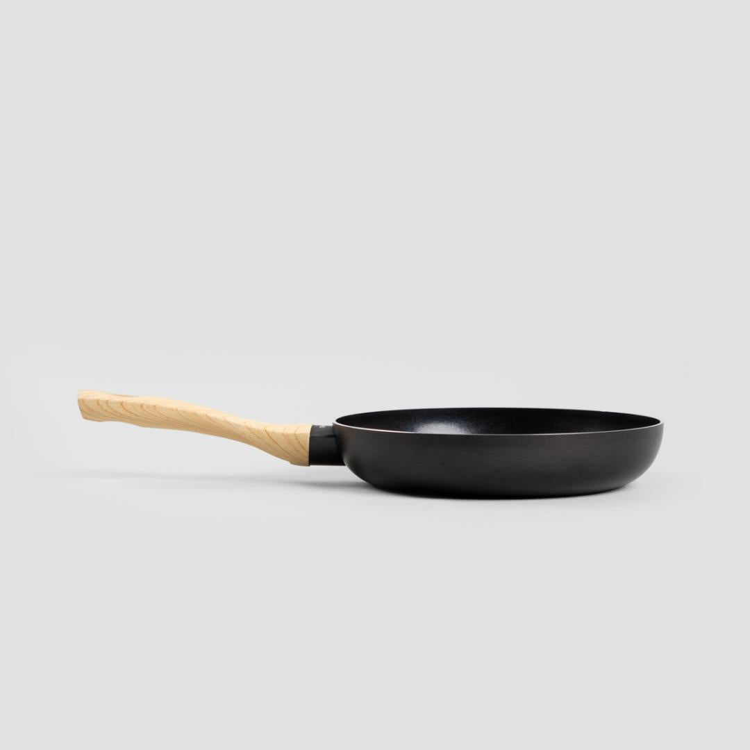 B2 Albero Essentials Black Frying Pan 24cm