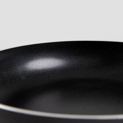 B2 Albero Essentials Black Frying Pan 20cm