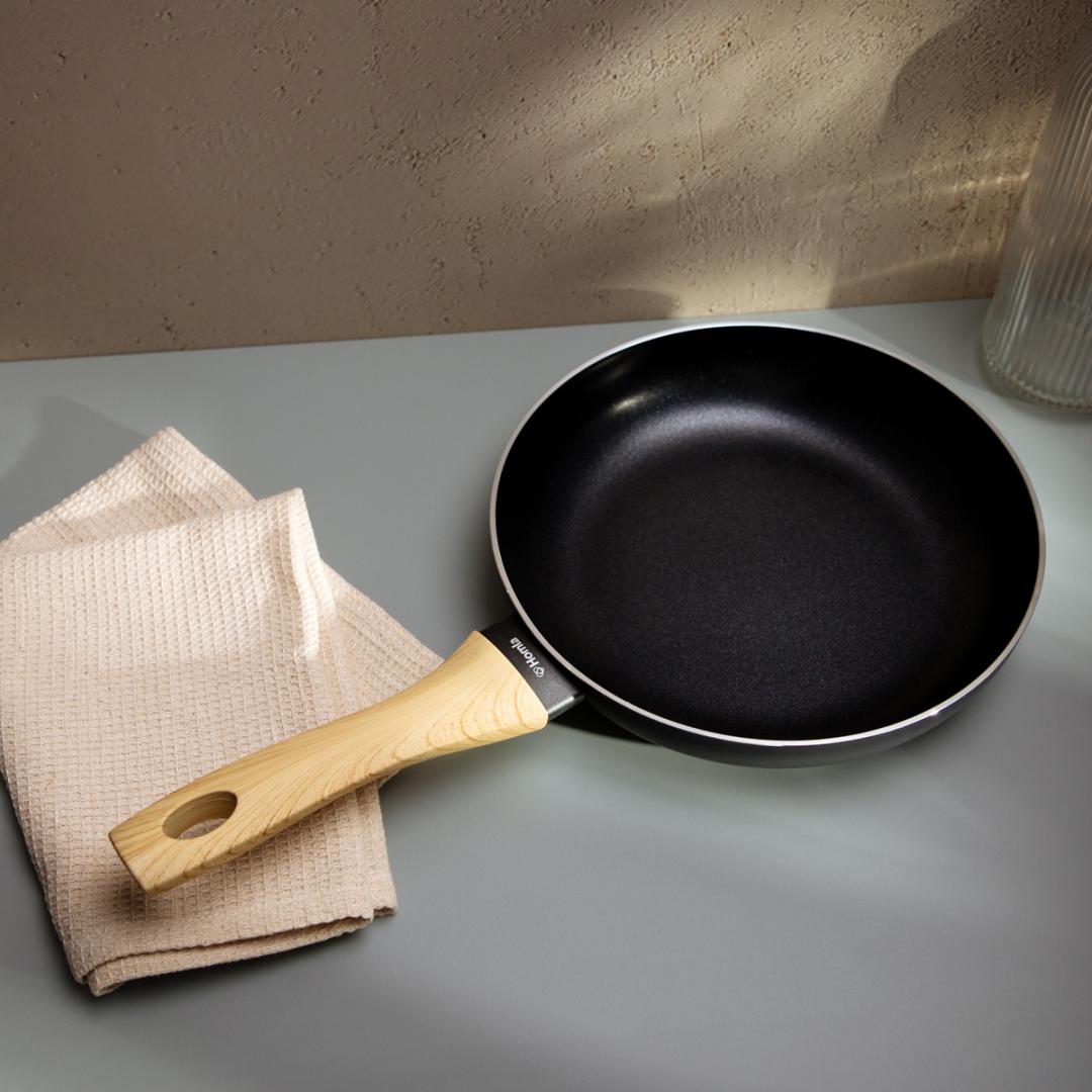B2 Albero Essentials Black Frying Pan 24cm